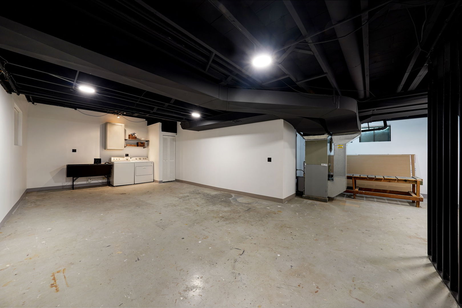 12801 South Ridgeland Avenue Palos Heights, IL 60463 - Photo 40 of 59 a view of a big room with air conditioner duct and a sink