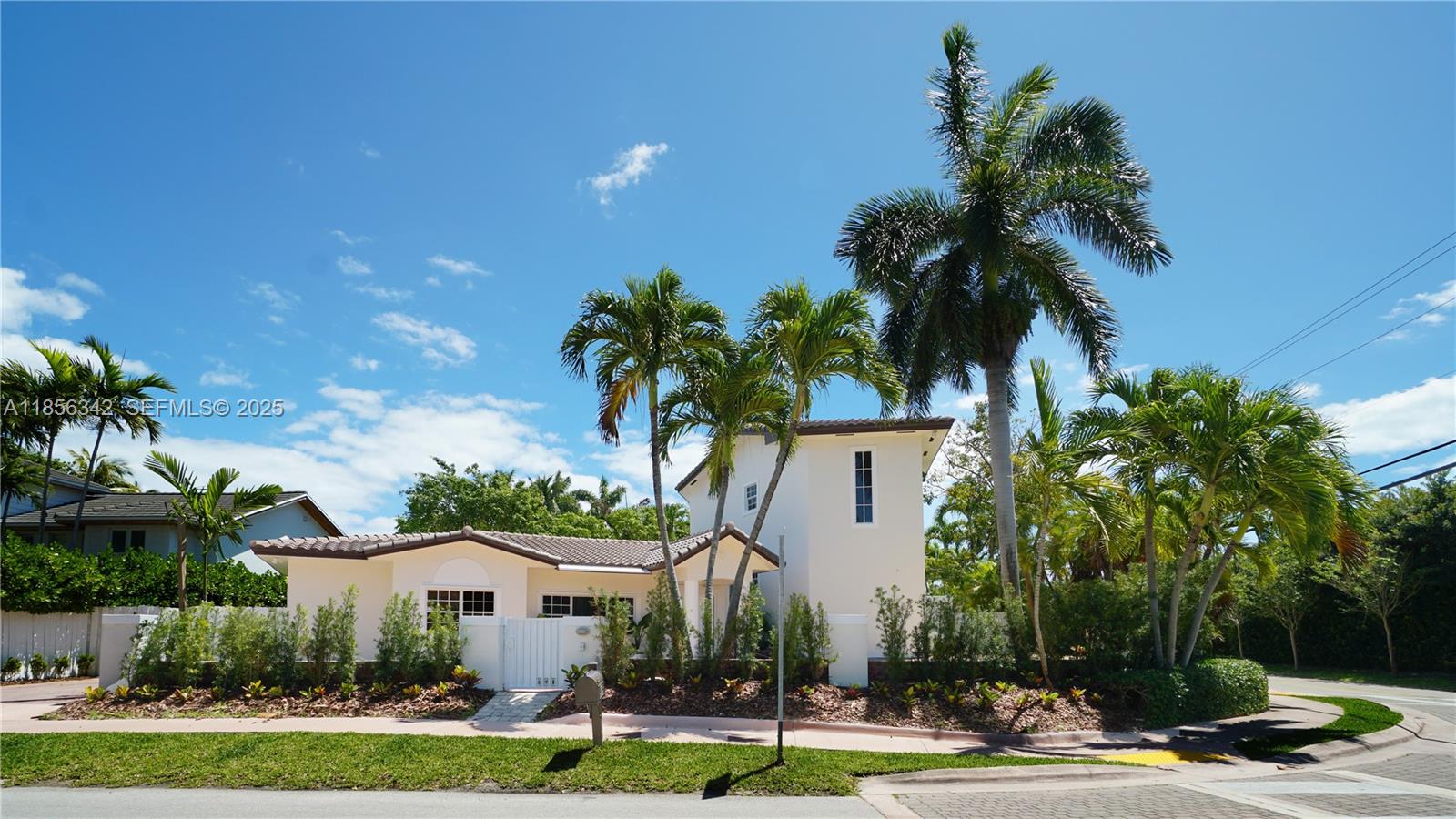 691 Ridgewood Road Key Biscayne, FL 33149 - Photo 1 of 67 Gallery Image 1