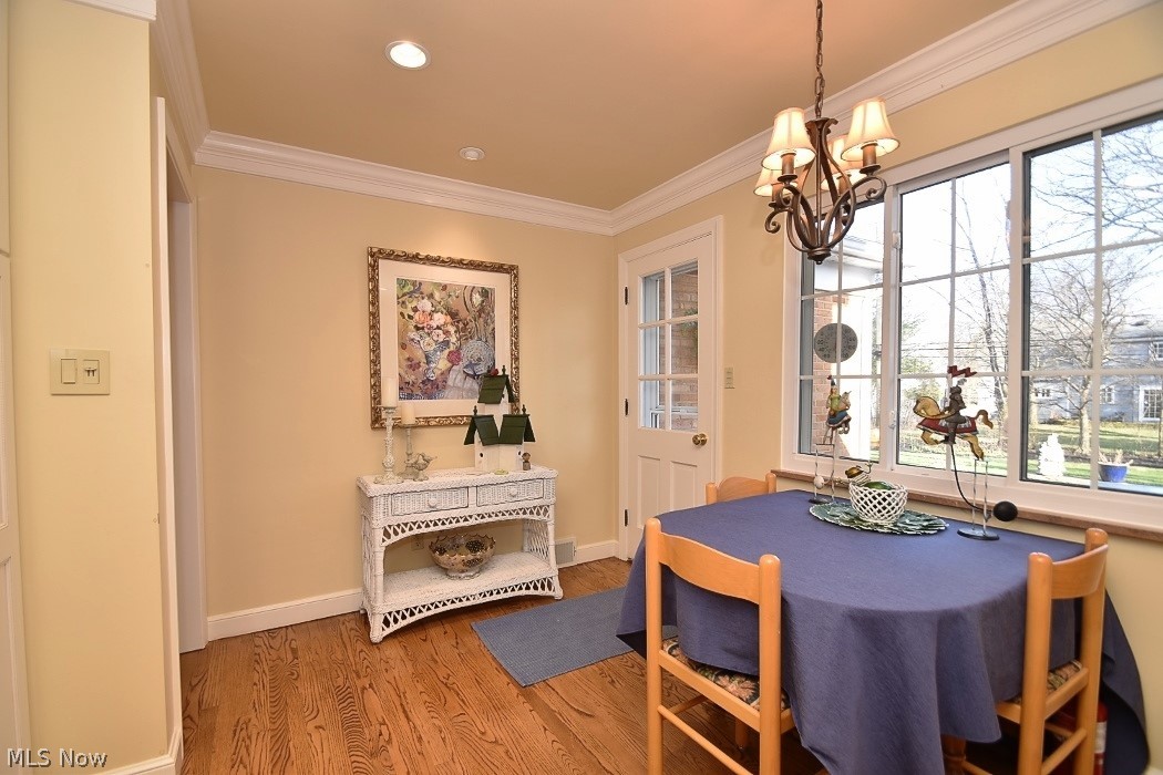 23967 Wimbledon Road Shaker Heights, OH 44122 - Photo 20 of 35 Kitchen dining area