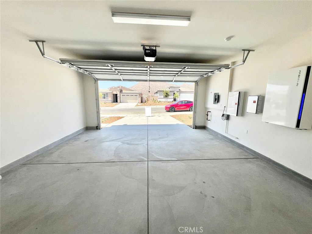 8285 Tristan Lane Riverside, CA 92507 - Photo 18 of 38 a view of parking garage