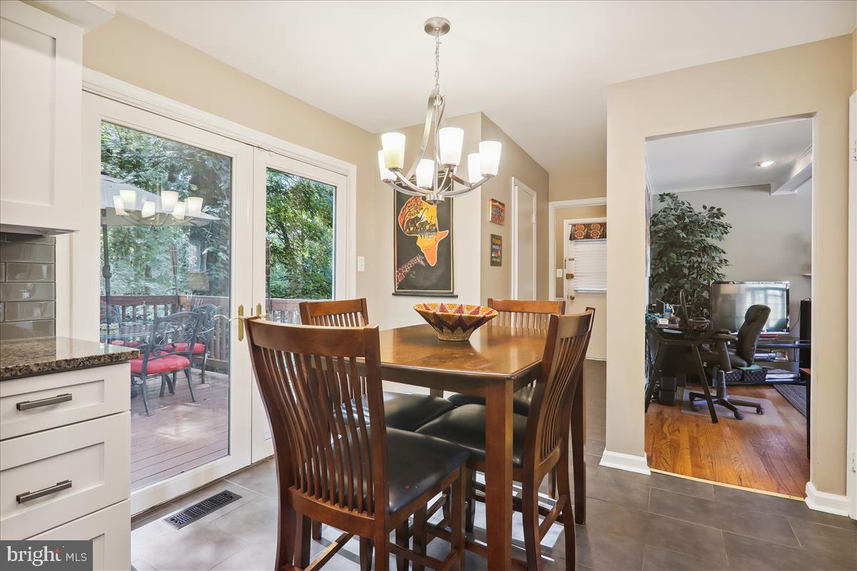 17020 Briardale Road Rockville, MD 20855 - Photo 20 of 70 Breakfast area off Kitchen