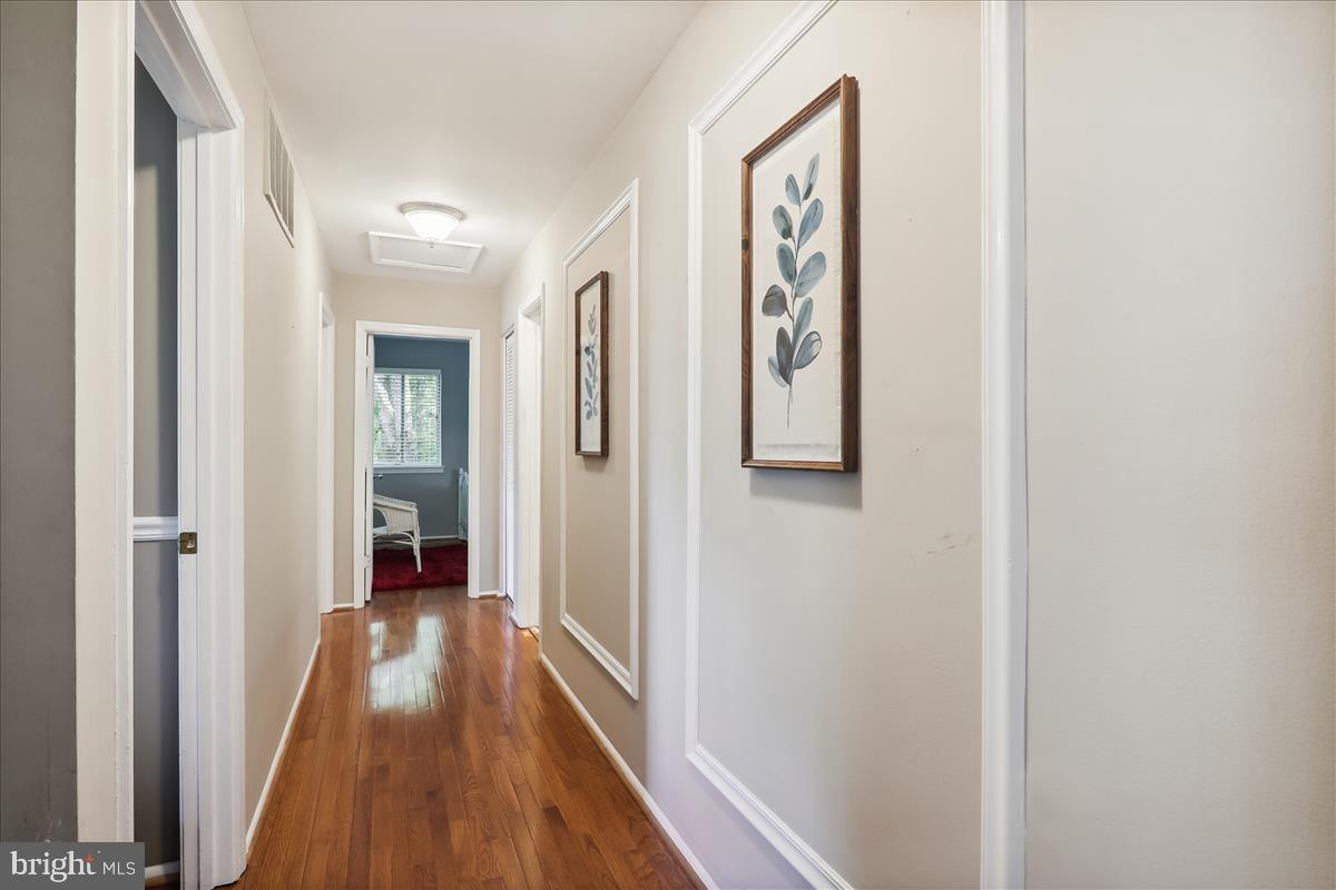 17020 Briardale Road Rockville, MD 20855 - Photo 37 of 70 Upper level w/pretty wood floors throughout