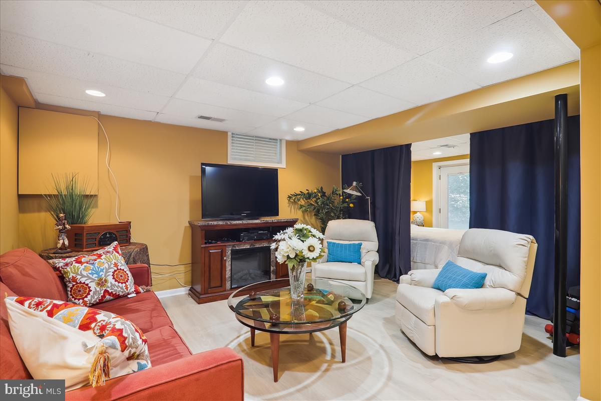 17020 Briardale Road Rockville, MD 20855 - Photo 40 of 70 Great Rec Room