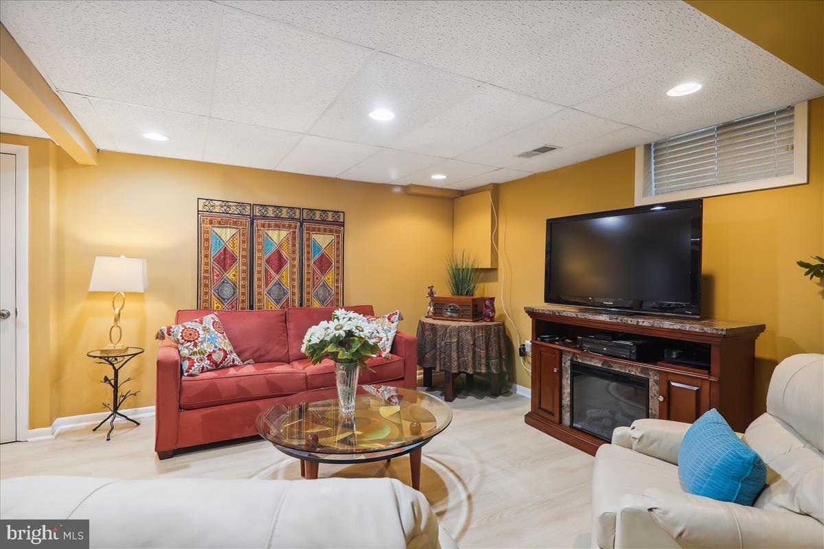 17020 Briardale Road Rockville, MD 20855 - Photo 42 of 70 Rec room Opp Direction