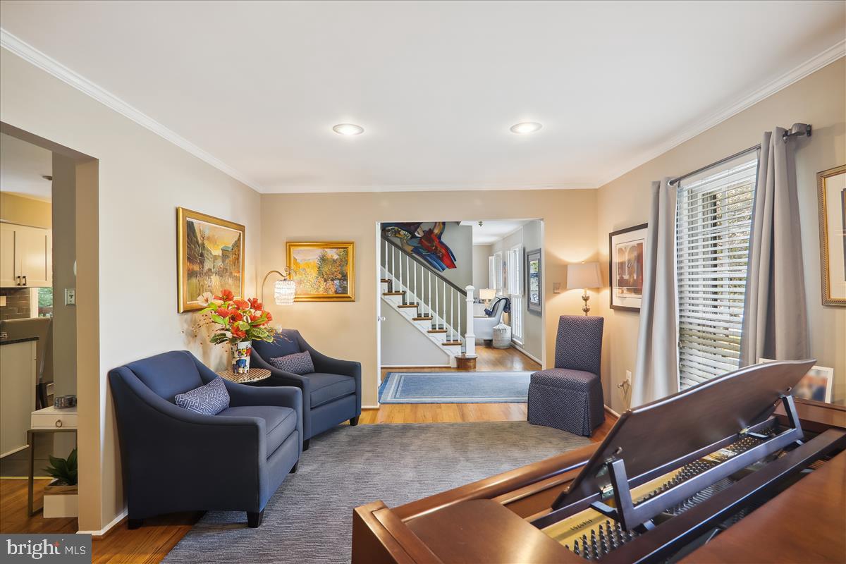 17020 Briardale Road Rockville, MD 20855 - Photo 8 of 70