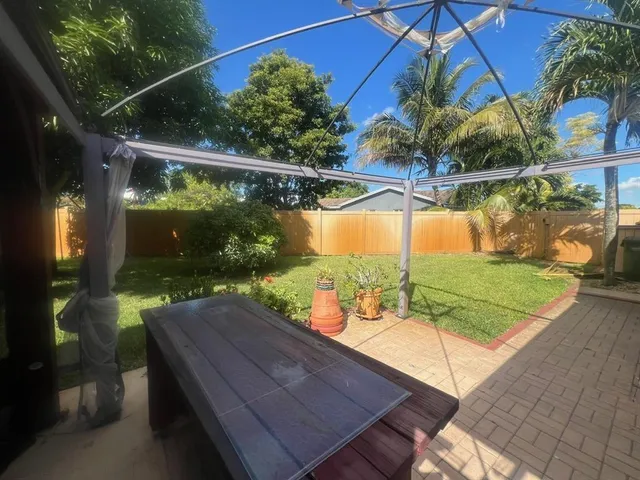 $580,000 | 861 Southwest 55th Way, Margate, FL 33068