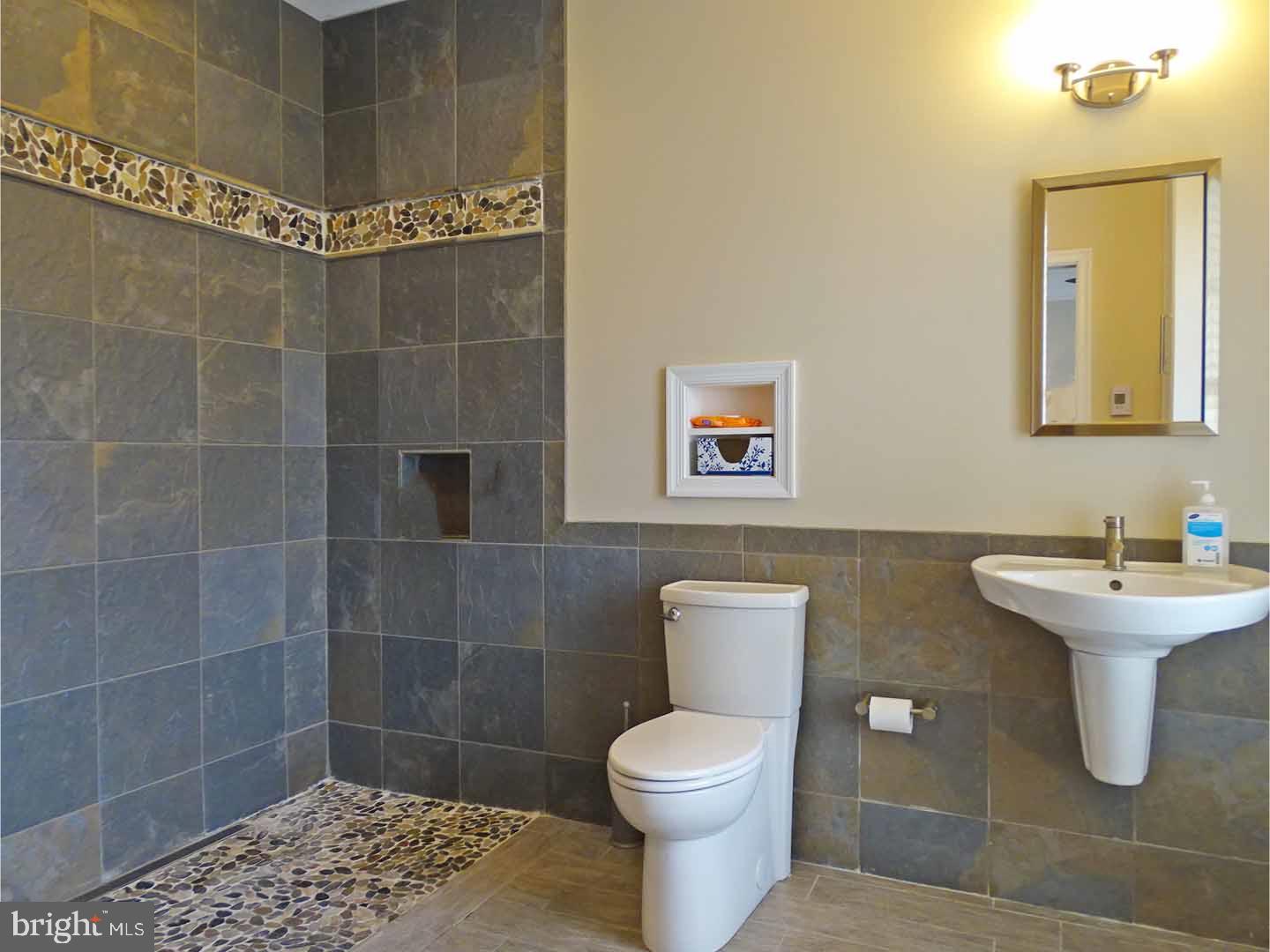 1422 Ridgewood Lane Newtown, PA 18940 - Photo 12 of 25 Gallery Image 12