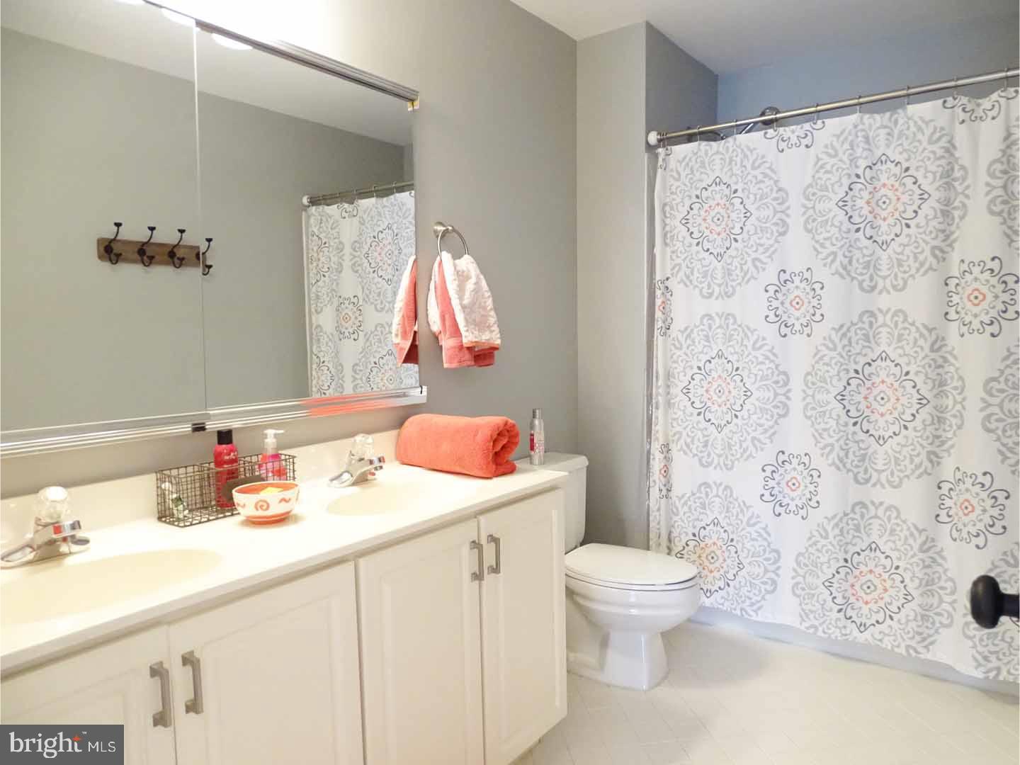 1422 Ridgewood Lane Newtown, PA 18940 - Photo 17 of 25 Gallery Image 17