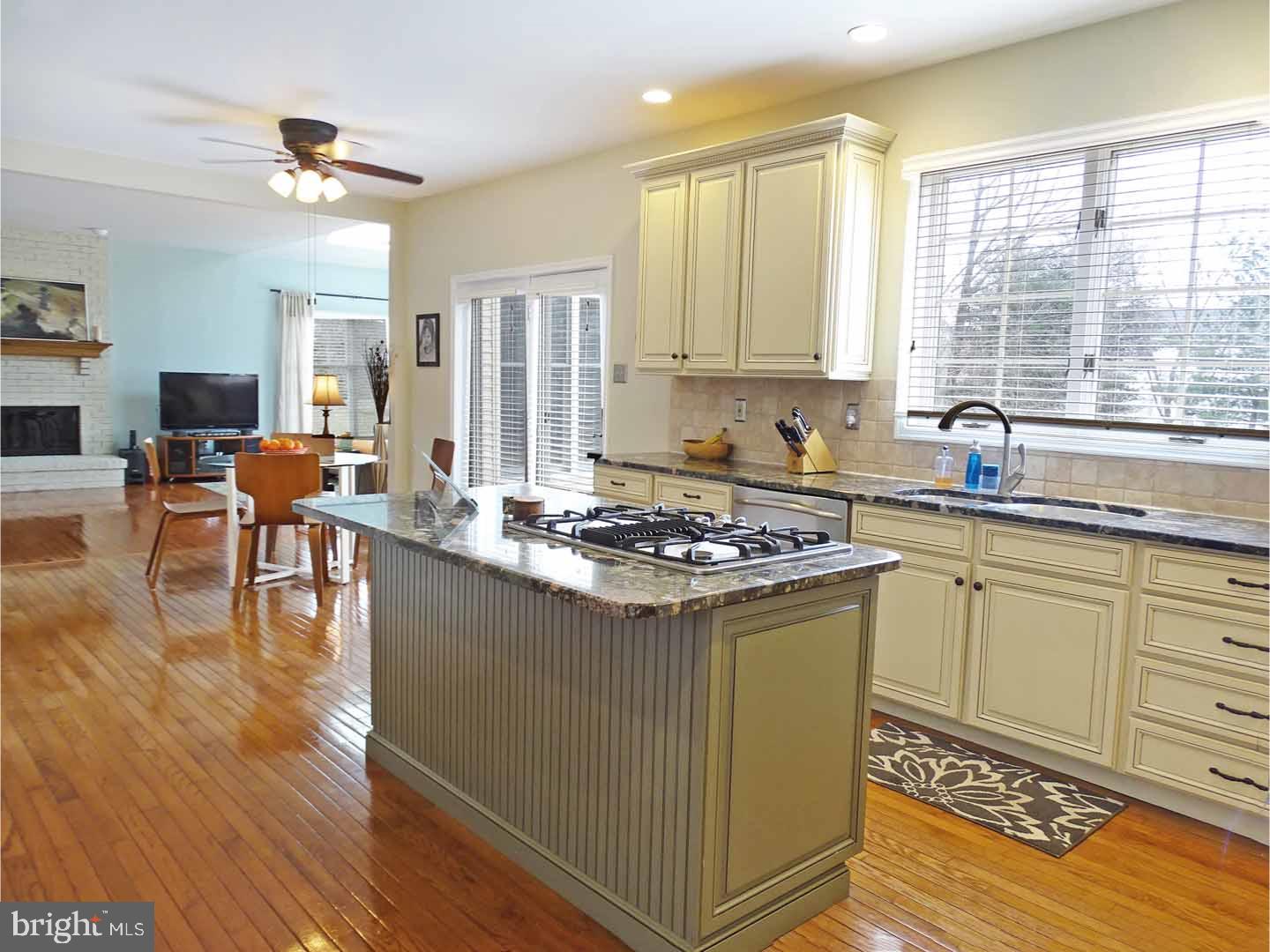 1422 Ridgewood Lane Newtown, PA 18940 - Photo 6 of 25 Gallery Image 6