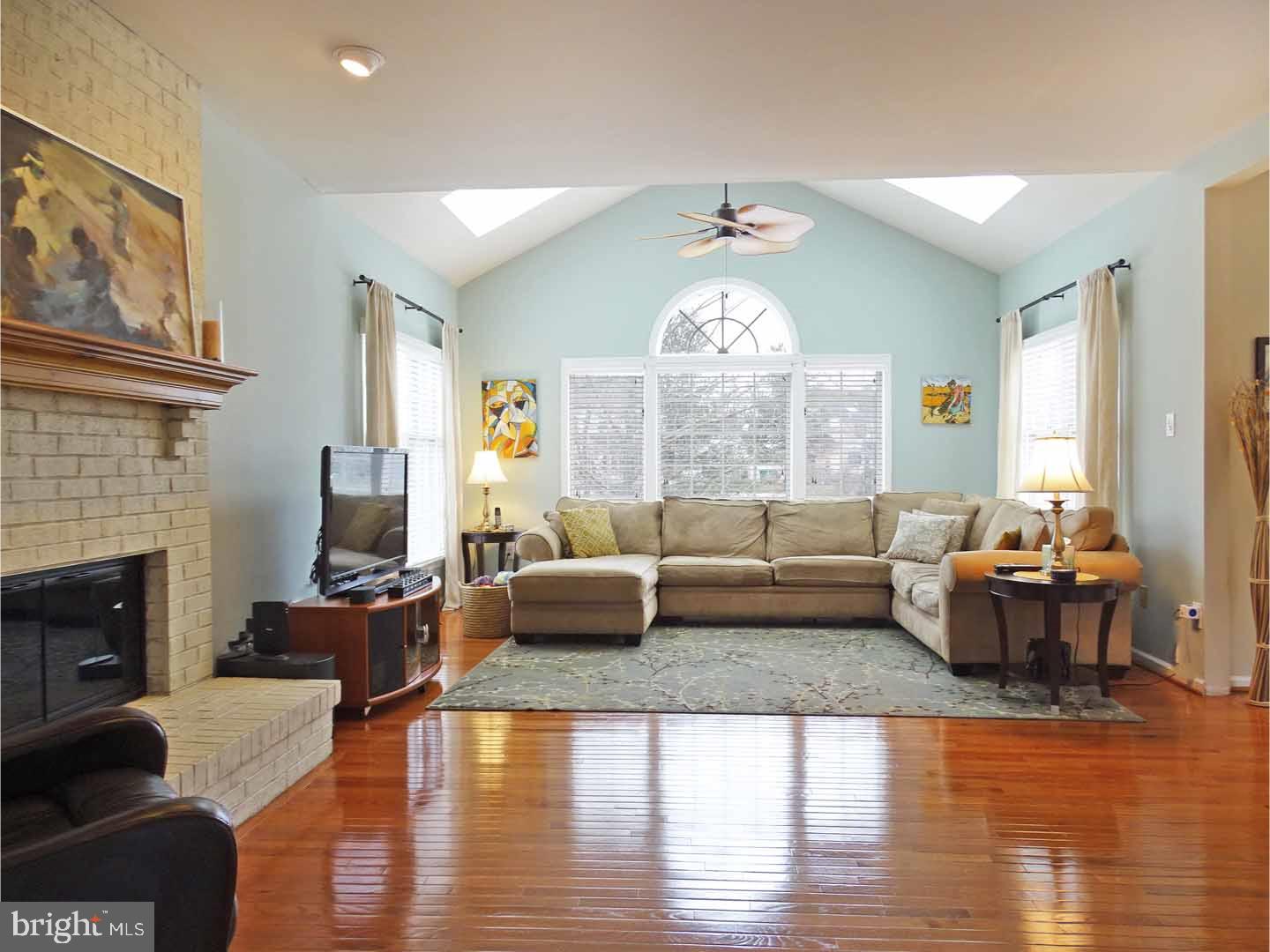 1422 Ridgewood Lane Newtown, PA 18940 - Photo 9 of 25 Gallery Image 9