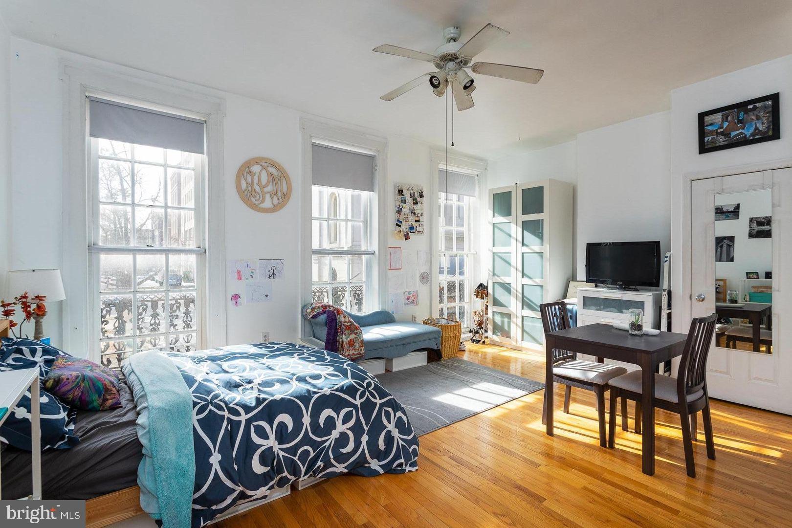 711-00 Walnut Street, Unit 2F Philadelphia, PA 19106 - Photo 1 of 10