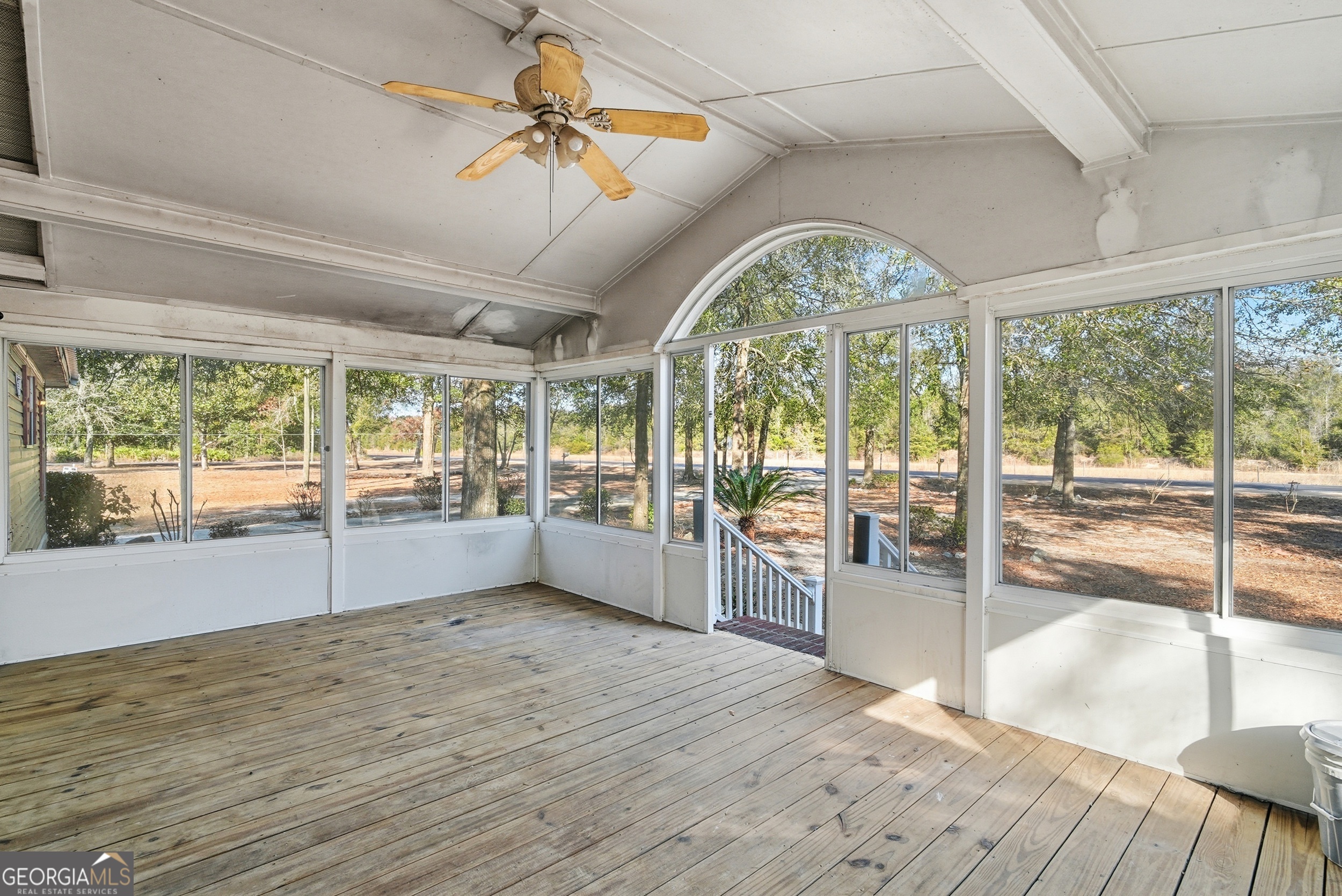 492 Doctortown Road Jesup, GA 31545 - Photo 3 of 25 a view of an entryway with wooden floor