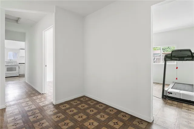 a view of utility room