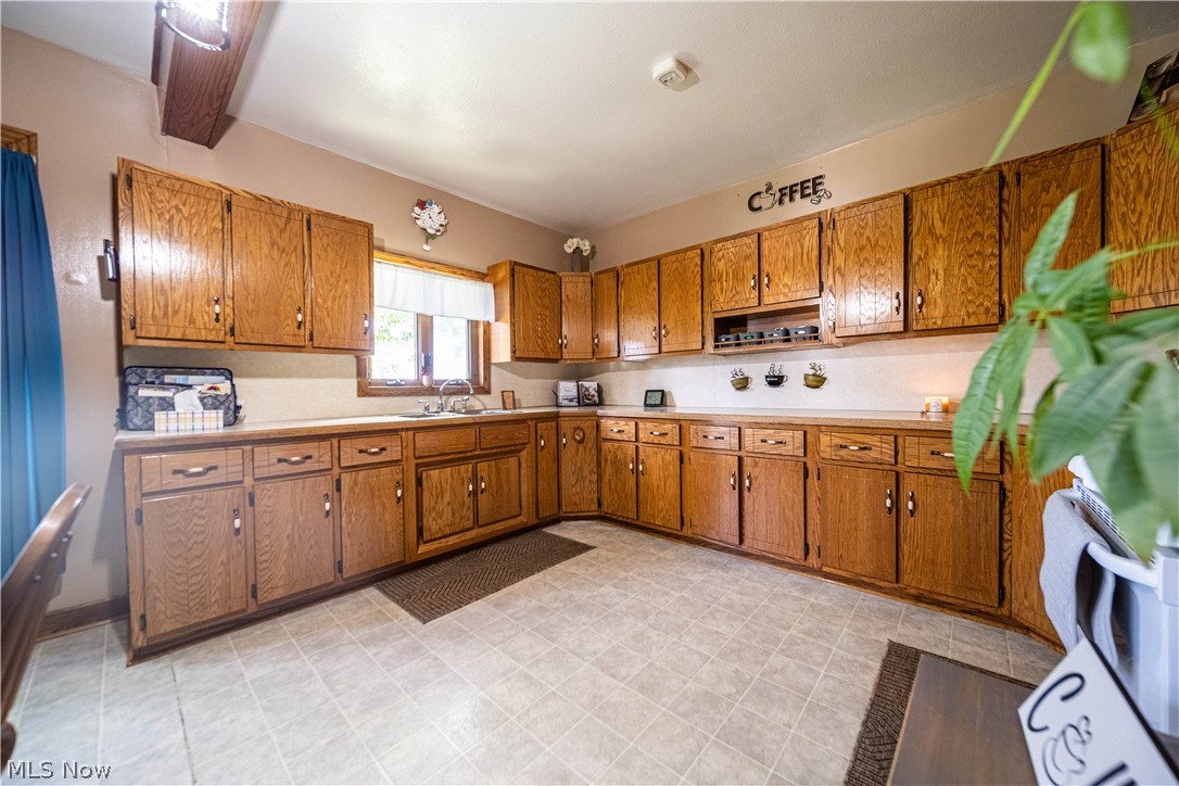 16494 Madison Road Middlefield, OH 44062 - Photo 8 of 49 Gallery Image 8