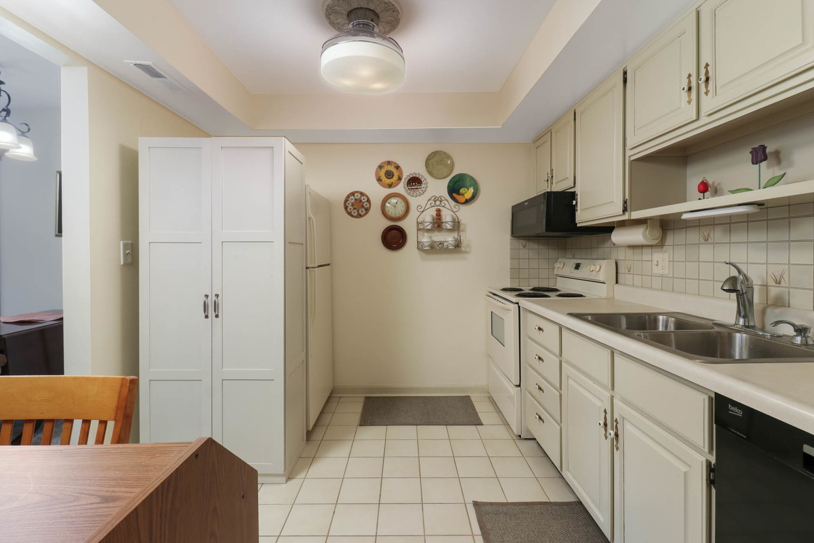 111 Rust Road, Unit 110 Bloomington, IL 61701 - Photo 12 of 32 Gallery Image 12