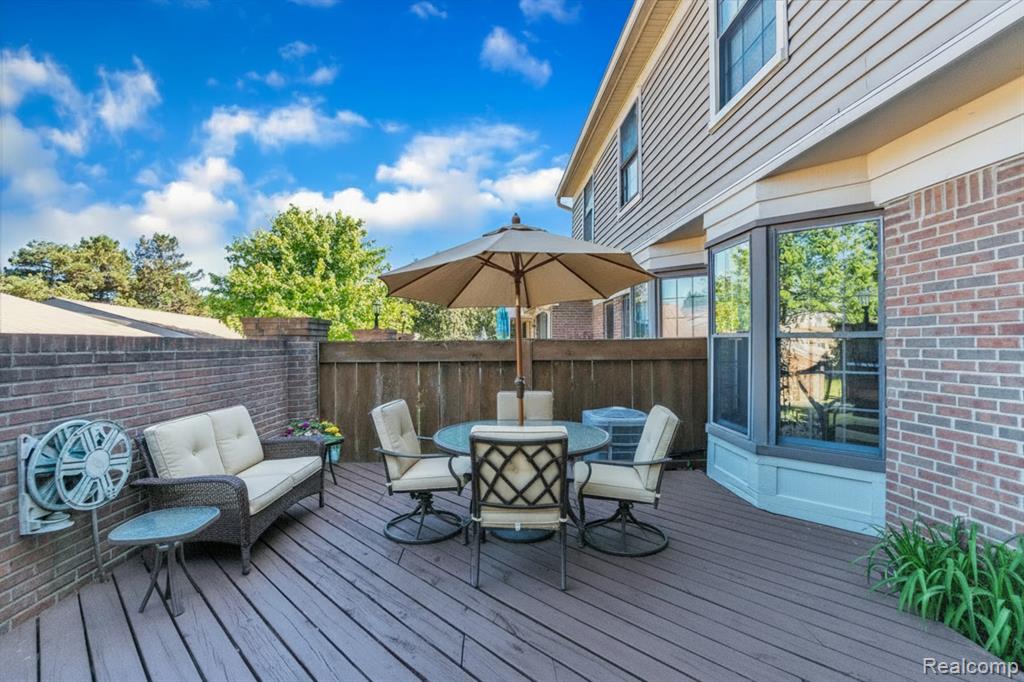 22224 Edgewater Novi, MI 48375 - Photo 4 of 32