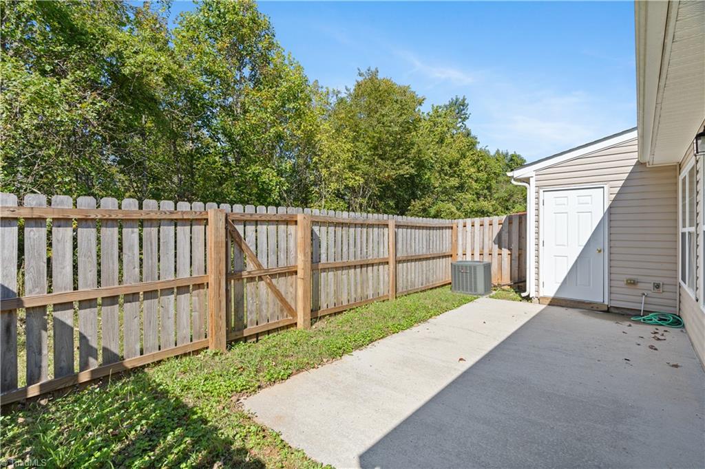 2836 WaterStone Loop High Point, NC 27265 - Photo 6 of 29