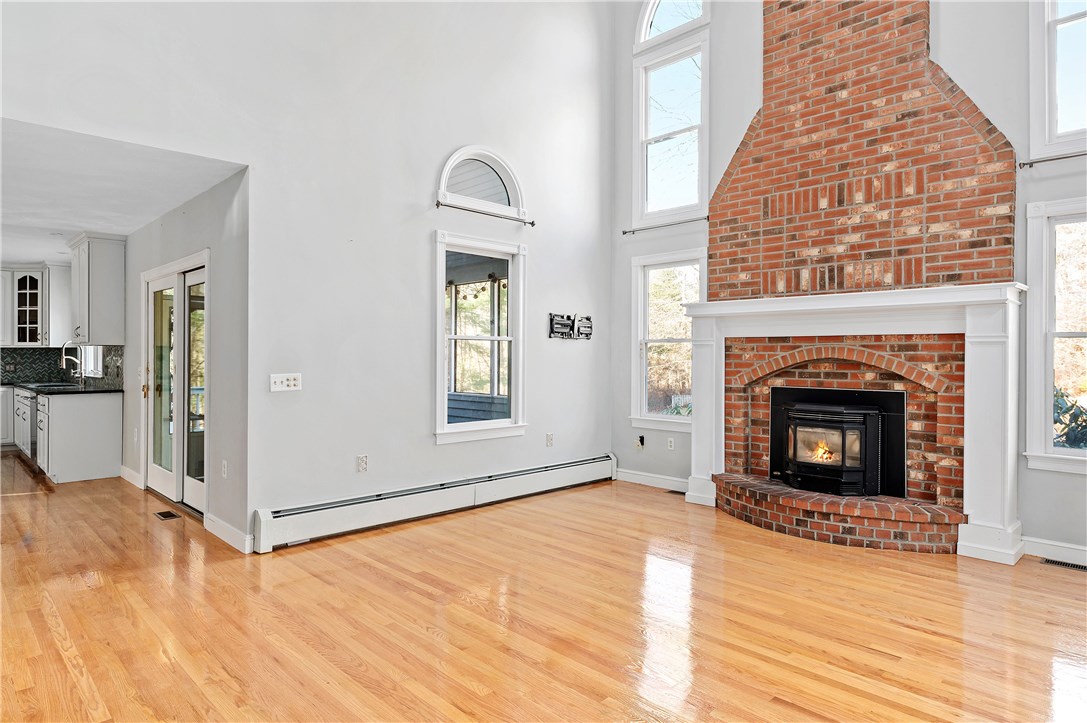 80 Rawson Road Cumberland, RI 02864 - Photo 11 of 40
