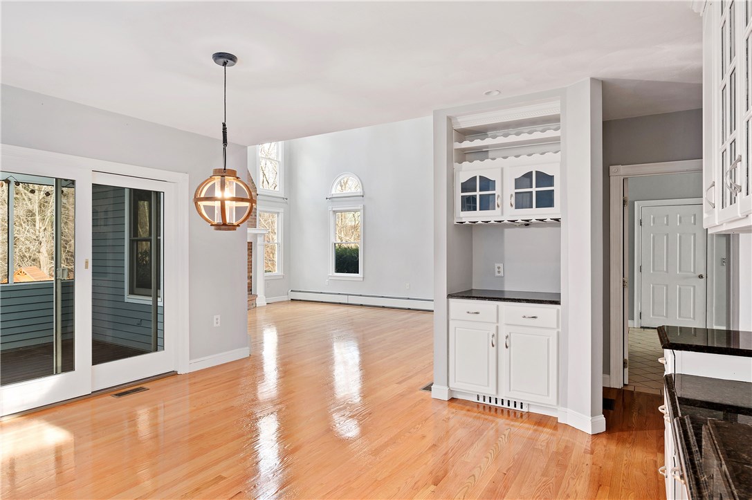 80 Rawson Road Cumberland, RI 02864 - Photo 10 of 40