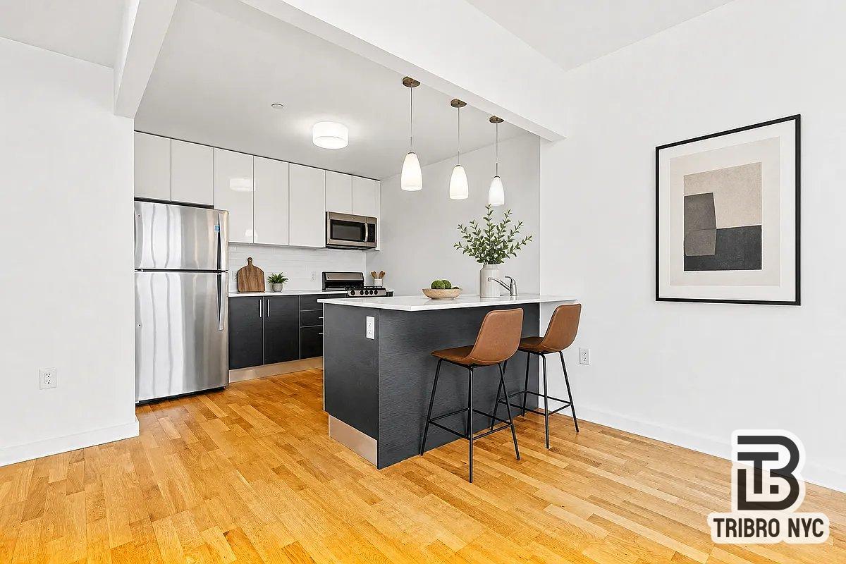 11-05 30th Road, Unit 3 Queens, NY 11102 - Photo 2 of 9 Photo 2