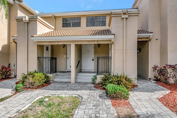$329,000 | 6658 Montego Bay Boulevard, Unit D, Boca Raton, FL 33433