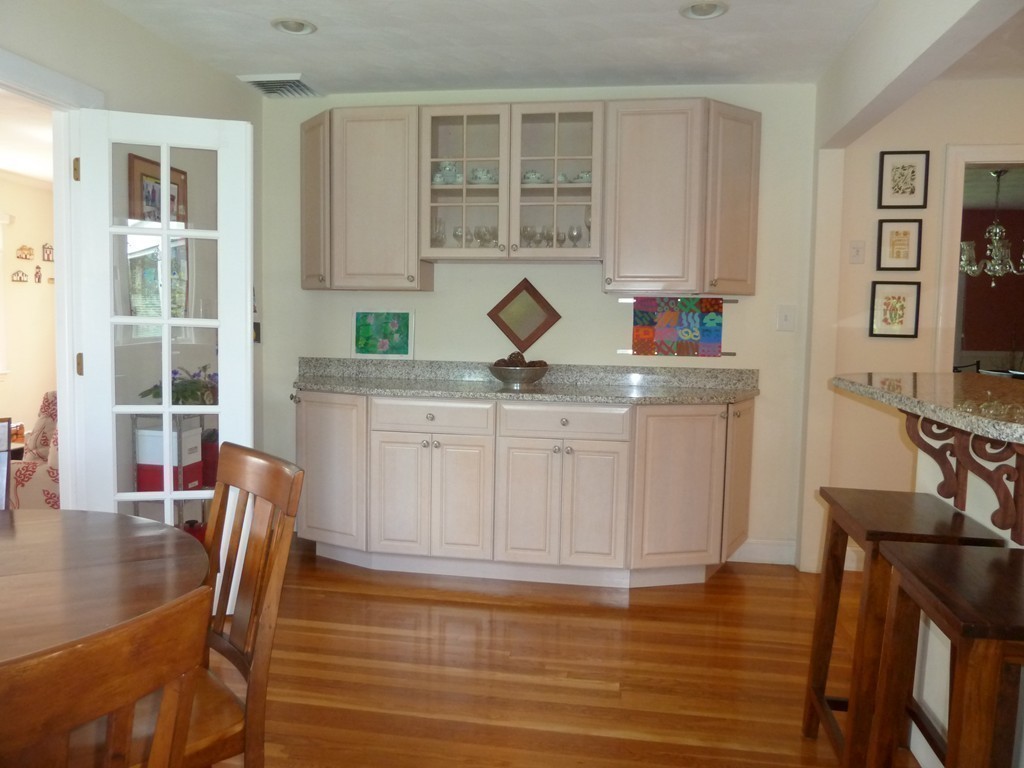 18 Glendale Road Marblehead, MA 01945 - Photo 12 of 29 a view of a dining room with furniture and wooden floor