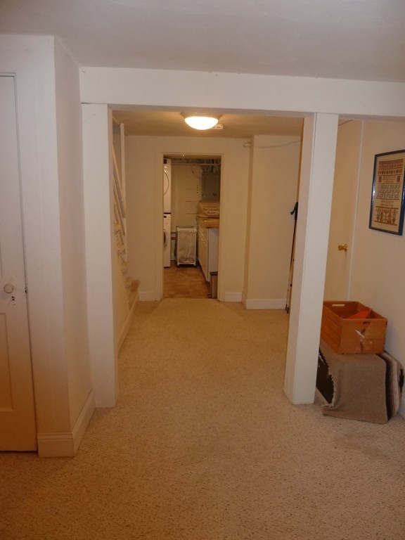 18 Glendale Road Marblehead, MA 01945 - Photo 25 of 29 a view of a livingroom with a furniture