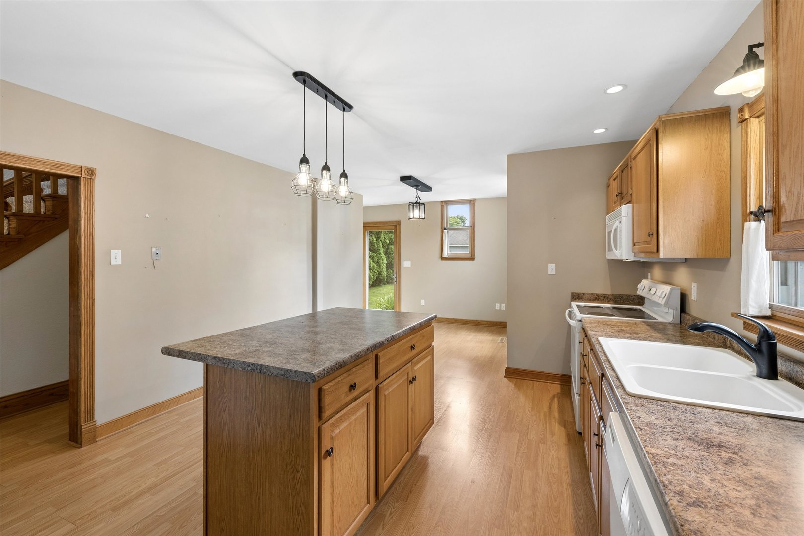 1208 South 7th Street Clinton, IA 52732 - Photo 22 of 40