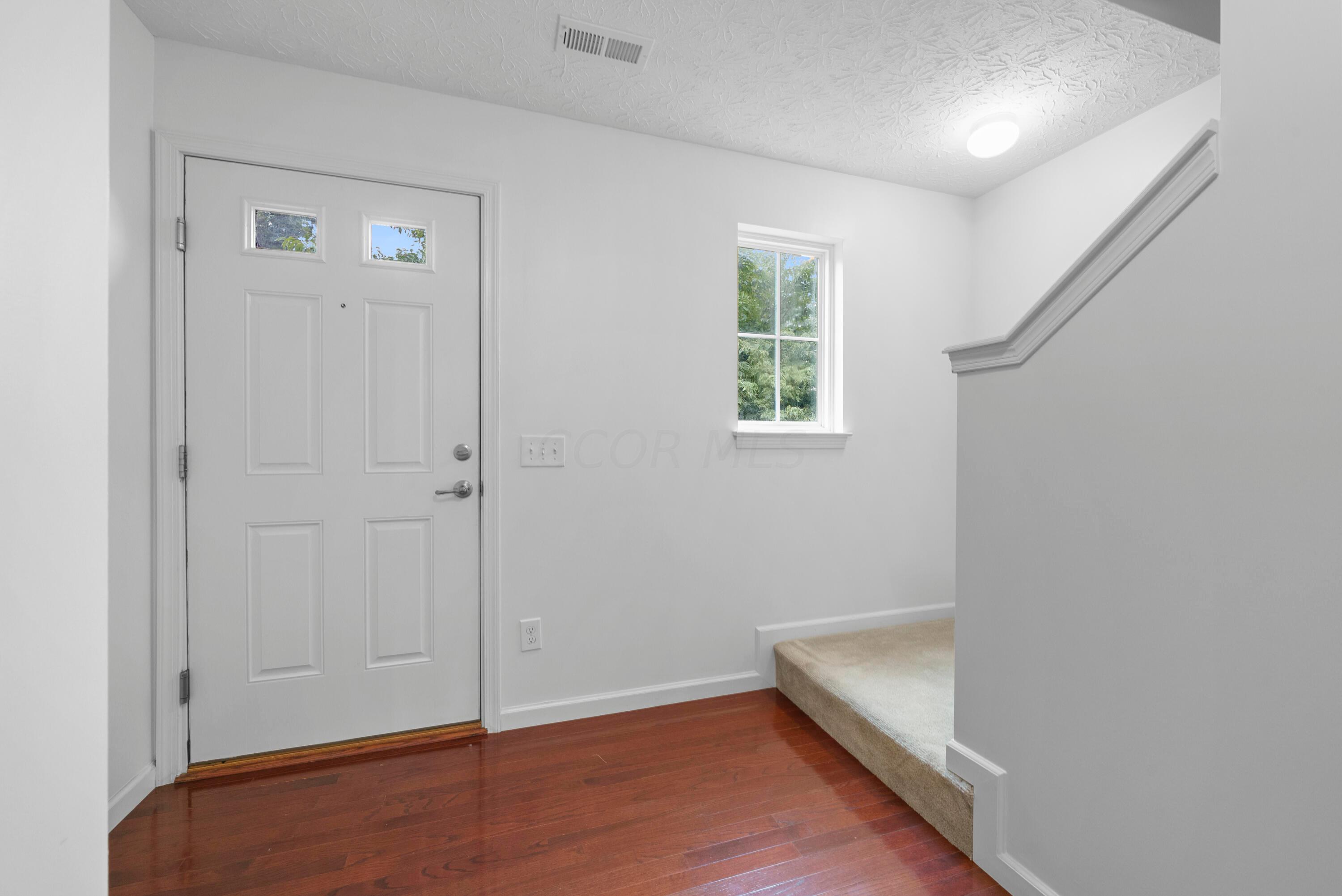 56 Madison Court Delaware, OH 43015 - Photo 3 of 50 DSC02597