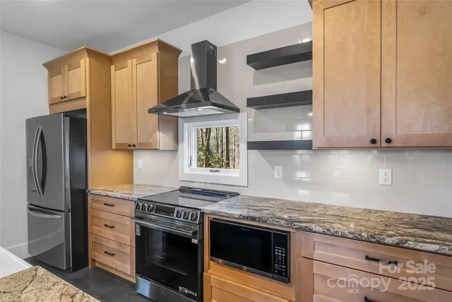 $557,000 | 6260 Sunny Drive, Newland, NC 28657