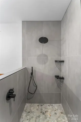 $557,000 | 6260 Sunny Drive, Newland, NC 28657