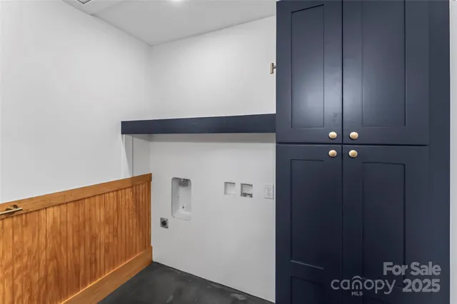 $557,000 | 6260 Sunny Drive, Newland, NC 28657