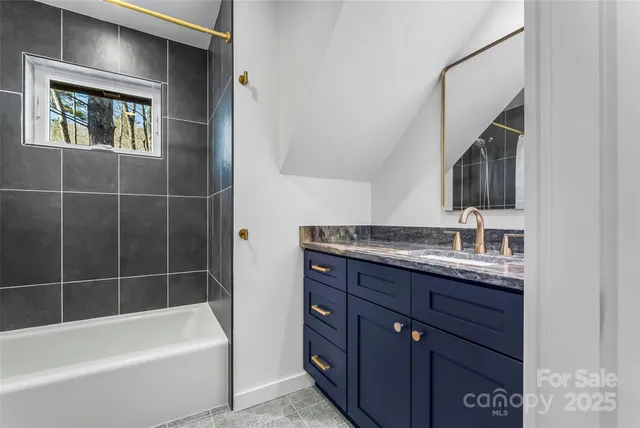 $557,000 | 6260 Sunny Drive, Newland, NC 28657