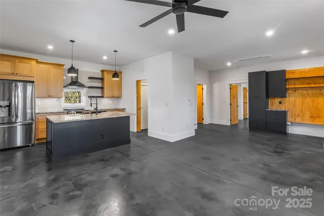 $557,000 | 6260 Sunny Drive, Newland, NC 28657