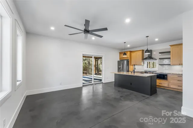 $557,000 | 6260 Sunny Drive, Newland, NC 28657