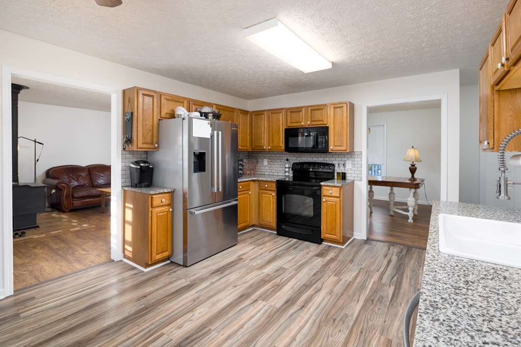 2478 Pine Lake Road West Point, GA 31833 - Photo 45 of 70 Kitchen