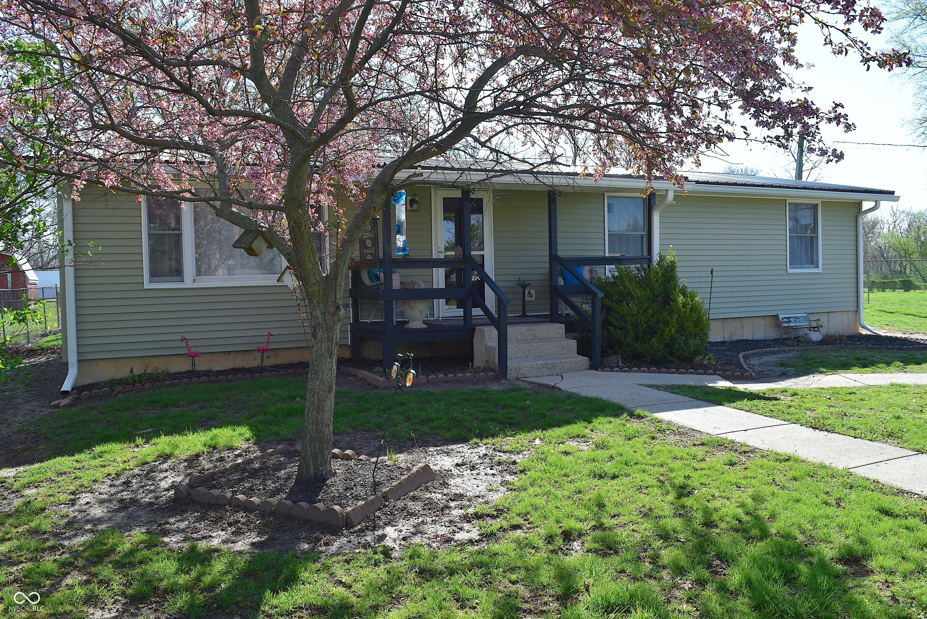 222 North Front Street Thorntown, IN 46071 - Photo 3 of 56