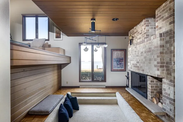 $750,000 | 2136 White Swan Drive, Oshkosh, WI 54901