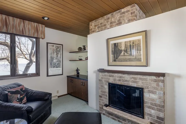 $750,000 | 2136 White Swan Drive, Oshkosh, WI 54901