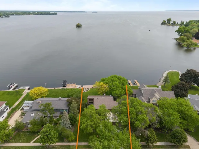 $750,000 | 2136 White Swan Drive, Oshkosh, WI 54901