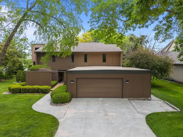 $750,000 | 2136 White Swan Drive, Oshkosh, WI 54901