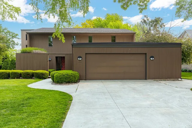 $750,000 | 2136 White Swan Drive, Oshkosh, WI 54901