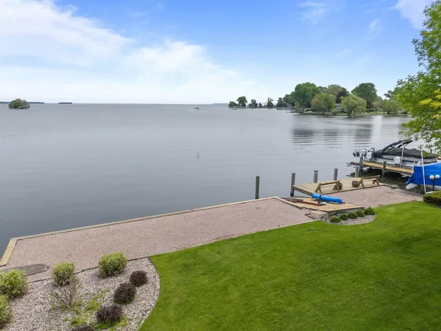 $750,000 | 2136 White Swan Drive, Oshkosh, WI 54901