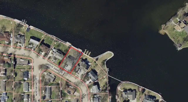 $750,000 | 2136 White Swan Drive, Oshkosh, WI 54901