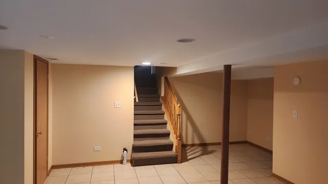 $3,150 | 617 Newport Avenue, Westmont, IL 60559