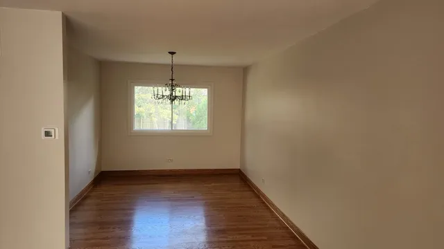 $3,150 | 617 Newport Avenue, Westmont, IL 60559