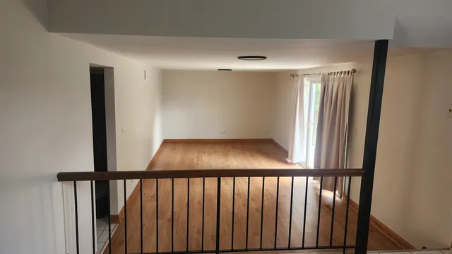 $3,150 | 617 Newport Avenue, Westmont, IL 60559