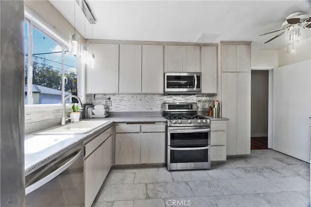 $865,000 | 10924 Dalwood Avenue, Downey, CA 90241