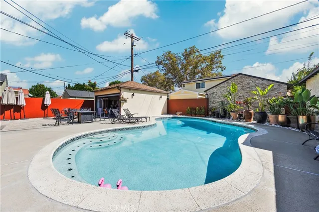 $865,000 | 10924 Dalwood Avenue, Downey, CA 90241