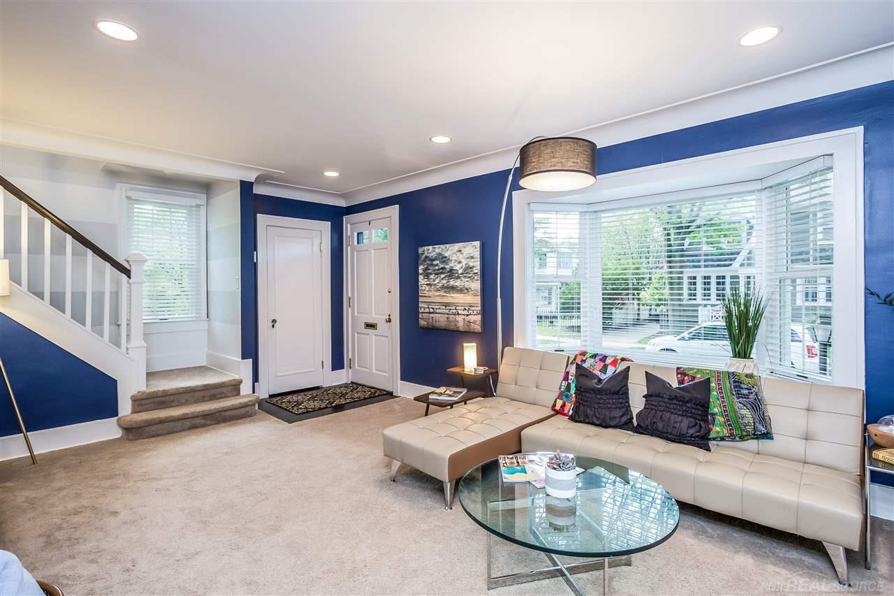 56 Mapleton Road Grosse Pointe, MI 48236 - Photo 9 of 45 31330220-8.JPG